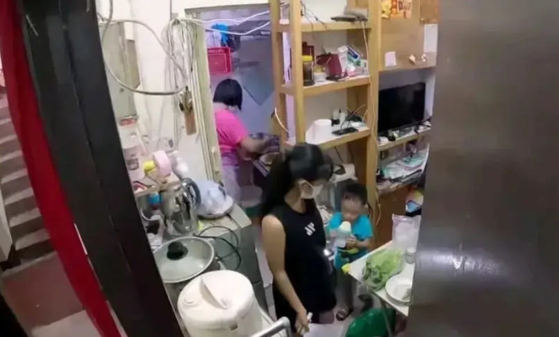 香港普通人家的一幕，不得不说，真是惊呆了啊，这是真正的蜗居吧