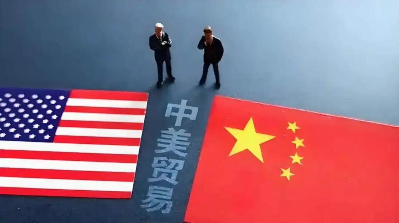 全球目光齐刷刷锁定中美：一个产能爆棚却订单难求，一个印钞如水却货架空空。中国急着