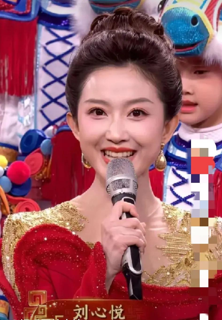 好女不过百呀！唉羡慕嫉妒恨呀，减肥怎么就这么难！不过，燕瘦环肥，各有千秋，掌上可