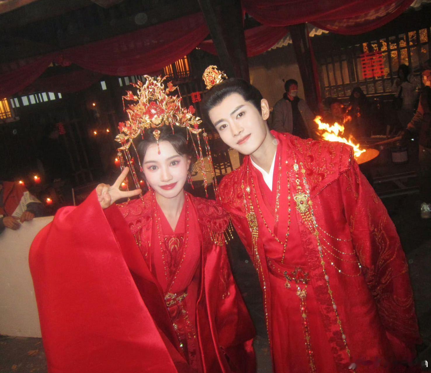 任嘉伦王鹤润老祖宗恋爱好暧昧导演你别太会了，两位老祖宗的吻戏隔着窗户纸简直是神来