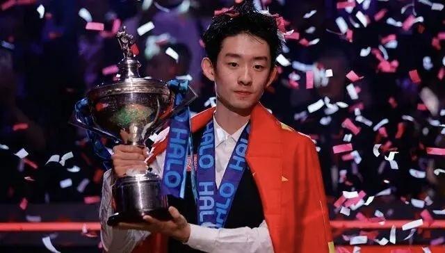 吴宜泽夺冠引爆外媒！全球盛赞：斯诺克新时代，属于中国00后！22岁中国小将