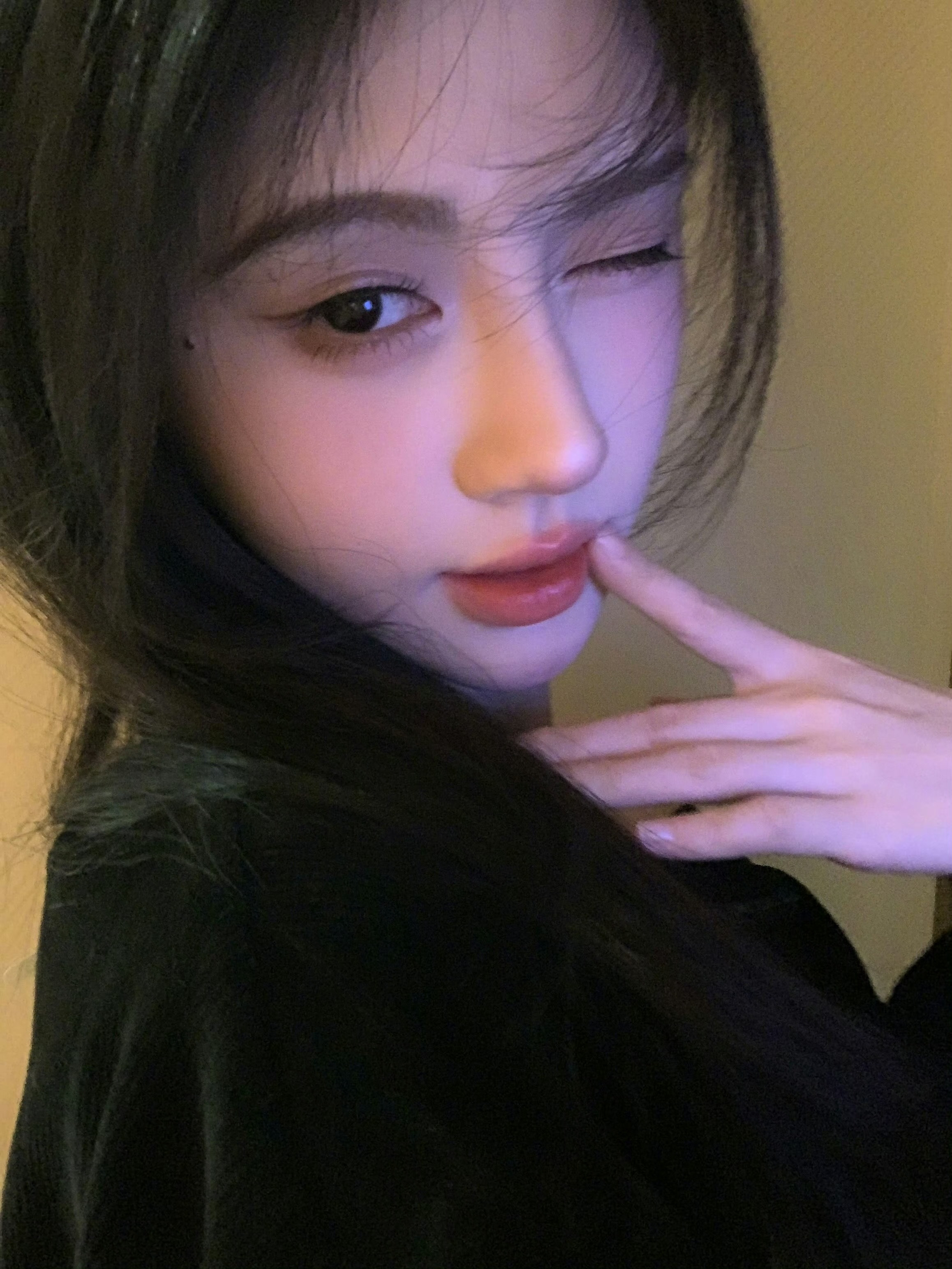 鞠婧祎是魅魔吧，不然怎么如此撩人。