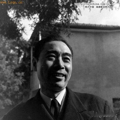 旧事照片1946年周恩来邓颖超