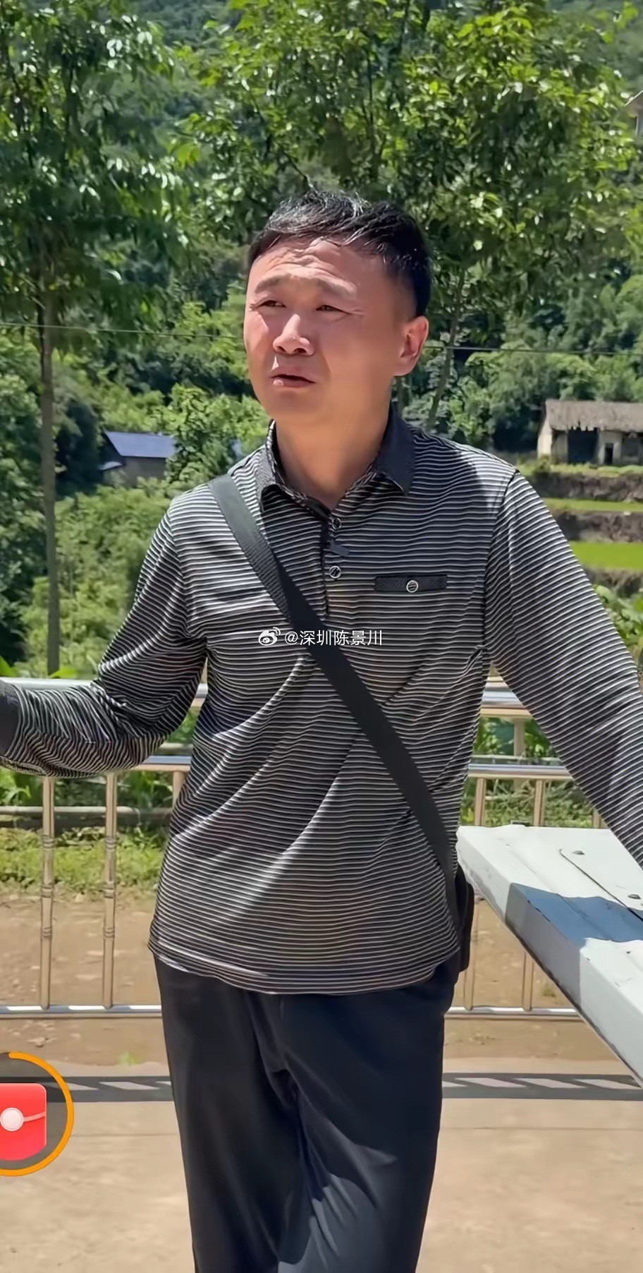 湖南又出了一个中国好人，它的名字叫做毛小欣！湖南常德人。他做的事非常的平凡，但是