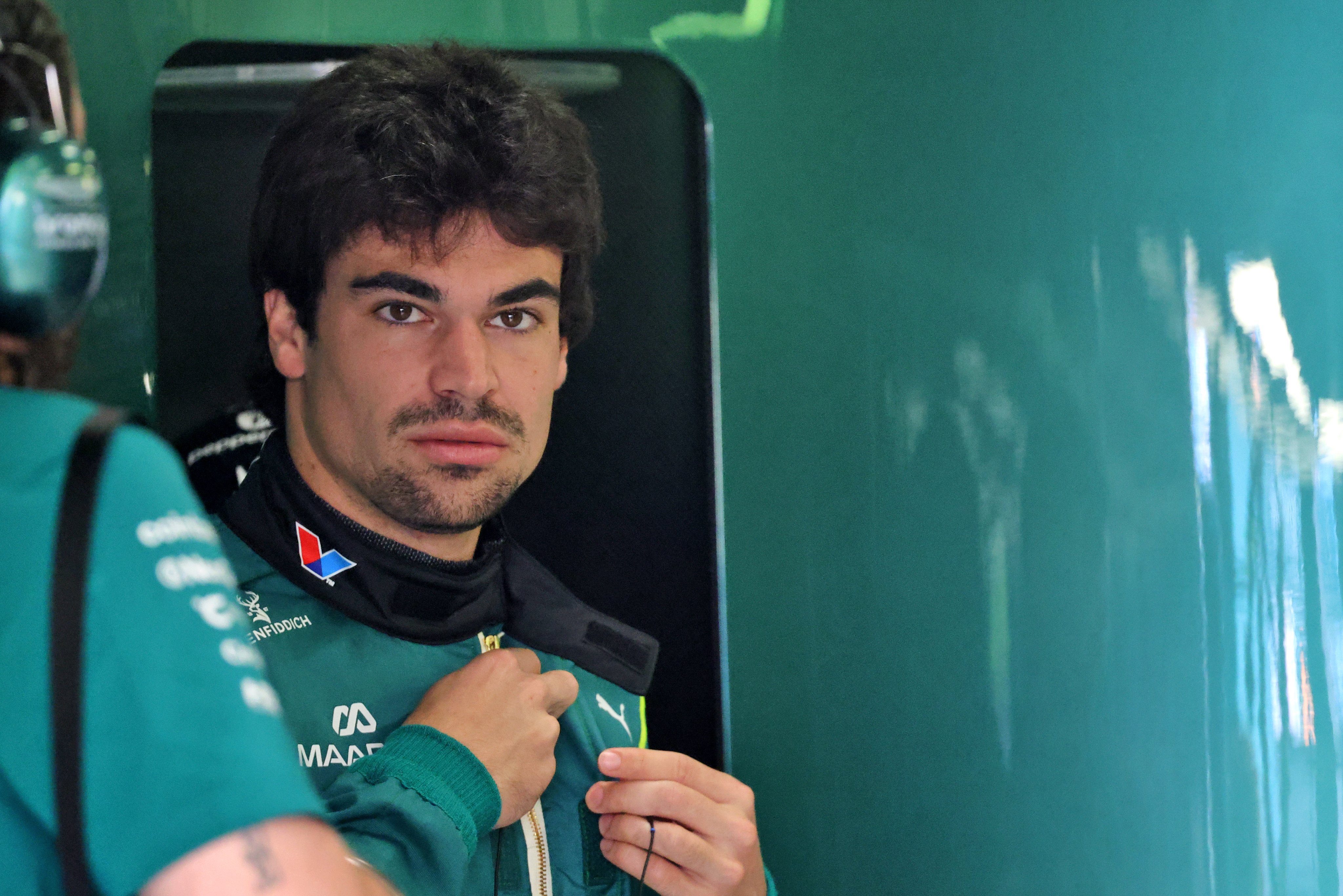 阿斯顿马丁车队在FP1全军覆没，斯托尔赛车因疑似动力单元问题正在检查，无法继续参