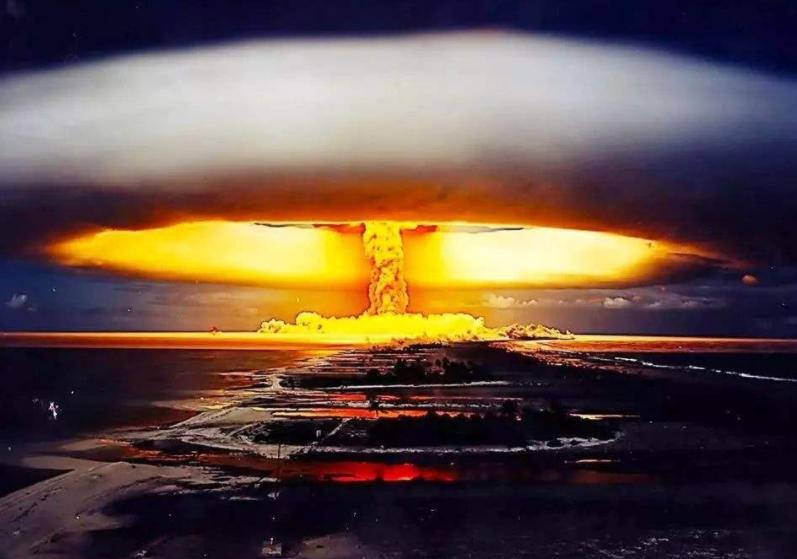 日本专家：投降不是因为美国的原子弹，而是因为苏联发的1个公告。所有人都以为，当年