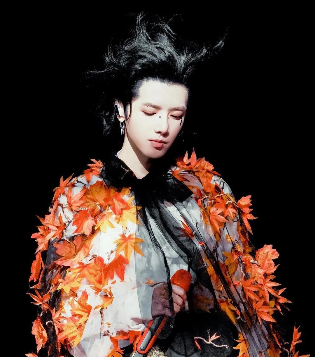炸裂！颠覆三观的华晨宇火星演唱会，火爆程度超乎想象，难道人们的审美有问题，认知病