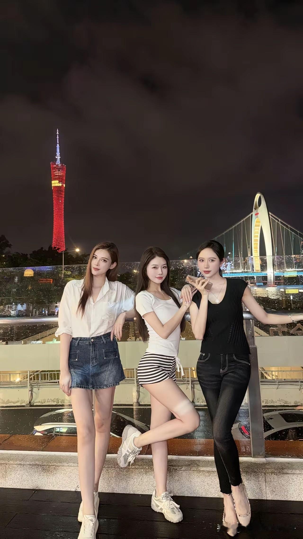 黑裤子的女生最漂亮，不接受反驳！