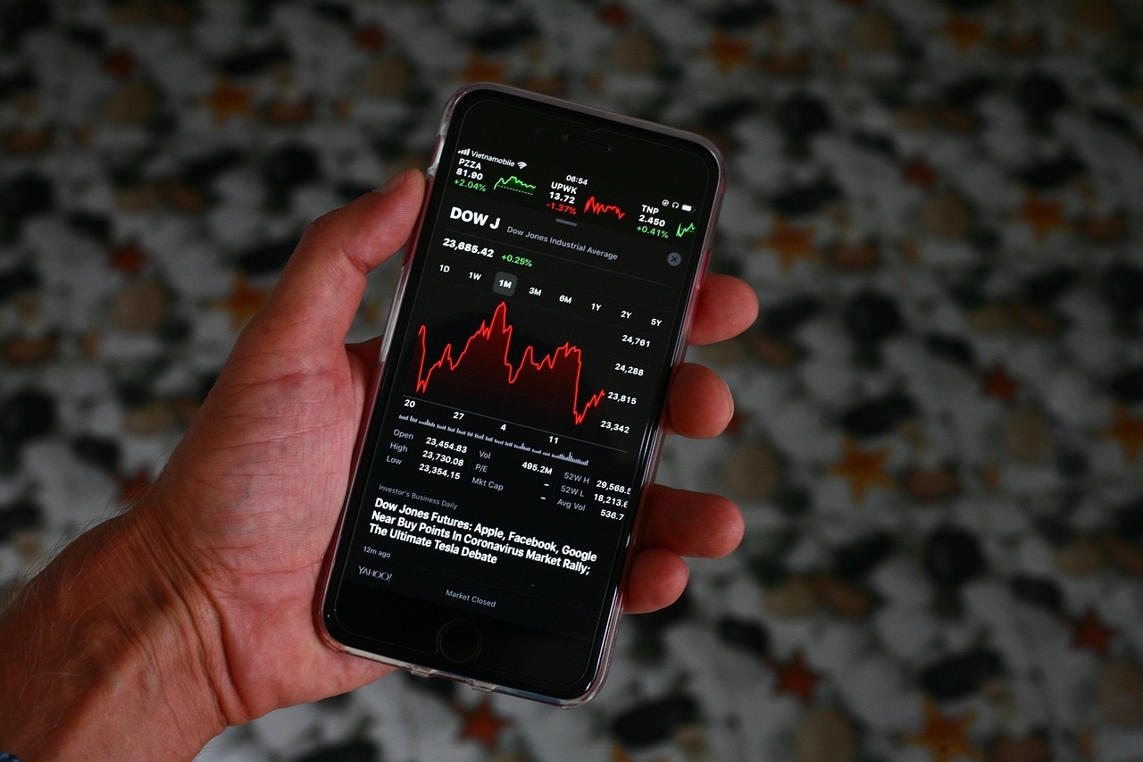 10亿回购，对万亿市值的工业富联来说占比仅0.1%。但注意，这已是其年内第二轮动