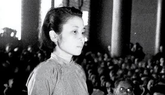 1951年，女教师王化琴被公安带走，有人举报她解放前当过军统邮电检查所的副所长，