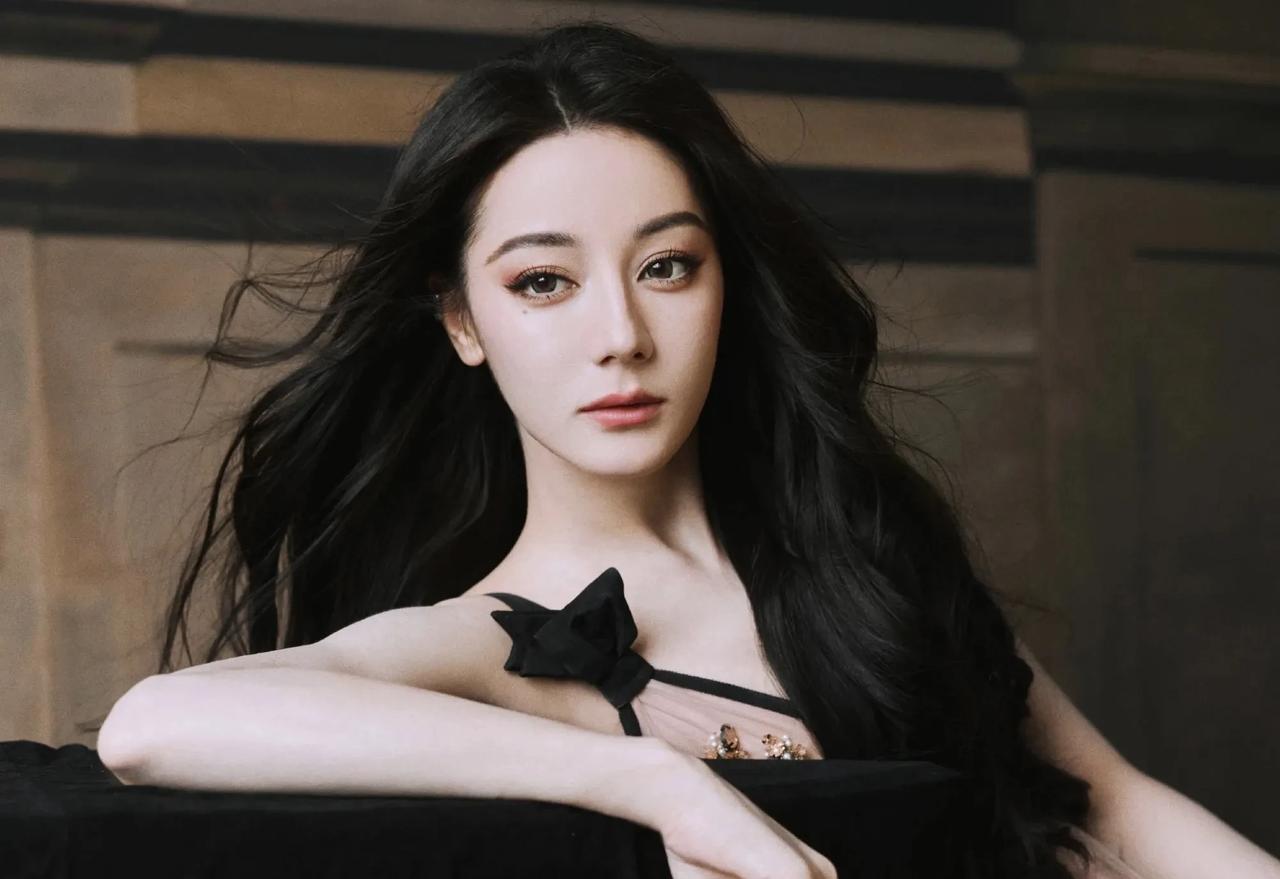热巴资源太少了？迪丽热巴的资源越来越不行了，她现在有一股金玉其外败絮其中的感觉