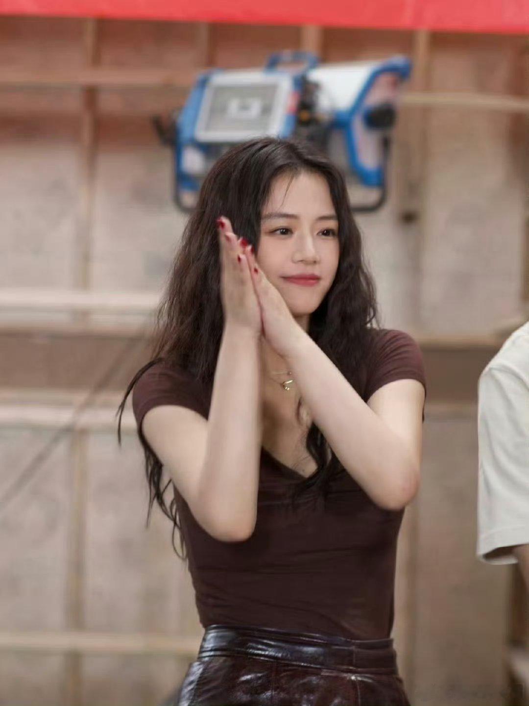 马思纯瘦回黎吧啦时期了，笑起来好明媚阳光，姐姐太美了​​​