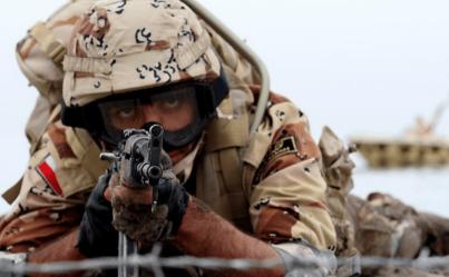 就在刚才喝水的一瞬间，终于想明白一件事，伊朗是在下一步大棋，有可能是故意放走了美