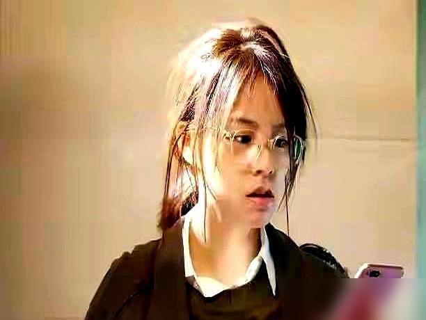 资本硬塞女主角挤走马丽，沈腾当时连掀桌子的资格都没有。你回看西虹市首富的首