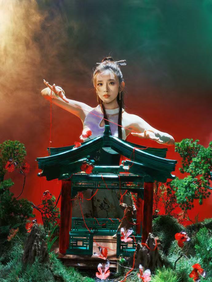 唐艺昕江湖侠女造型谁懂啊，甜妹突然变侠女，这个反差魅力我真的顶不住，全程盯着屏