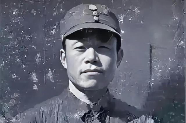 兵败淮海后，47岁邱清泉身中七弹而亡，临终前大骂：老子不突围了。 1949年