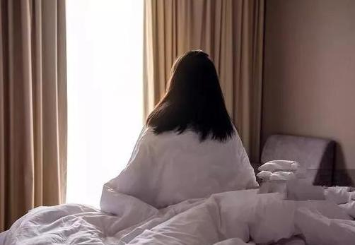 太吓人了！应酬喝酒后还非要“办事”，结果把命搭进去了！真是悲剧突如其来！一位48