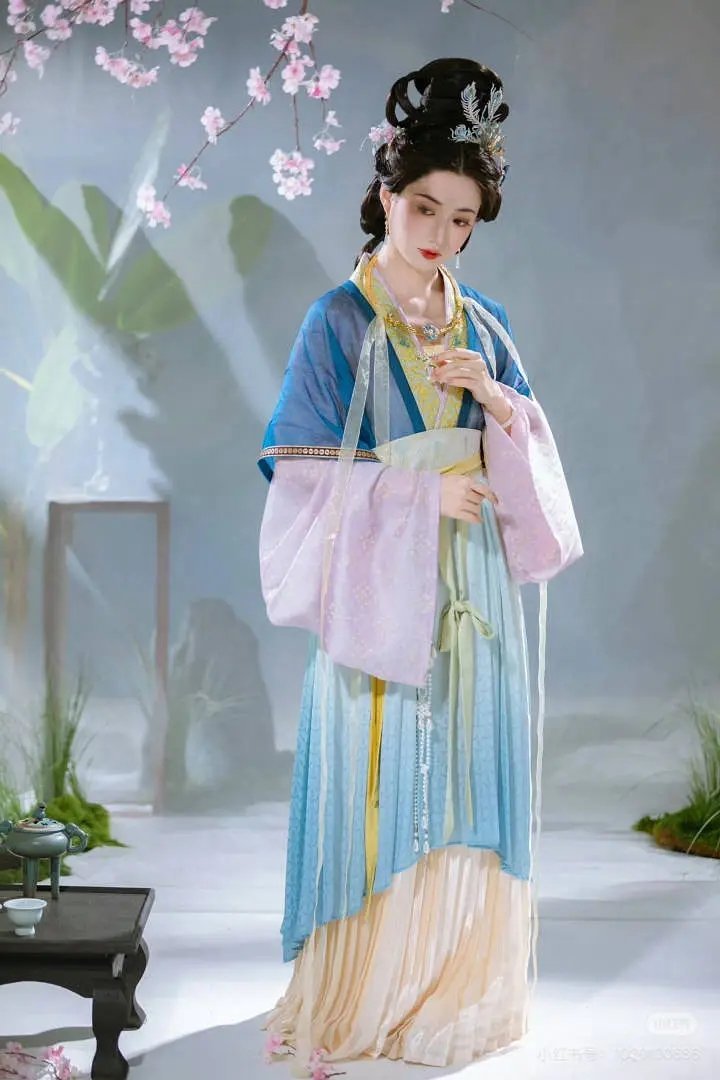 李一桐是在追求头包脸吗，不漏太阳穴