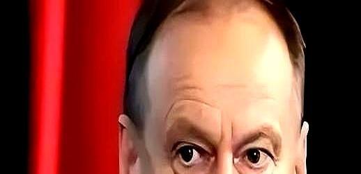 德国一个专家捅破了层窗户纸：美国现在但凡碰到中国，第一反应不是往前冲，而是下意识