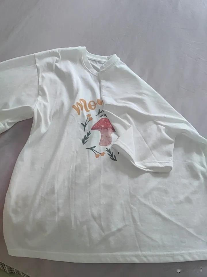 100块钱买了三件衣服，我咋感觉自己活得越来越窝囊？今天上午我去看电影，看完