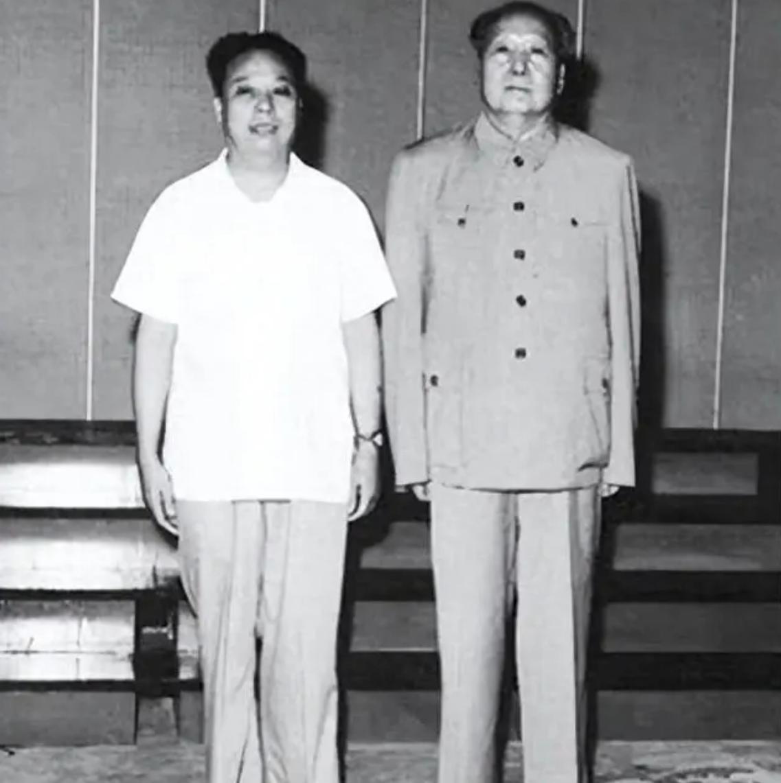 他是汪东兴的副手，曾任中央警卫团首任团长，1976年后却销声匿迹！1976年