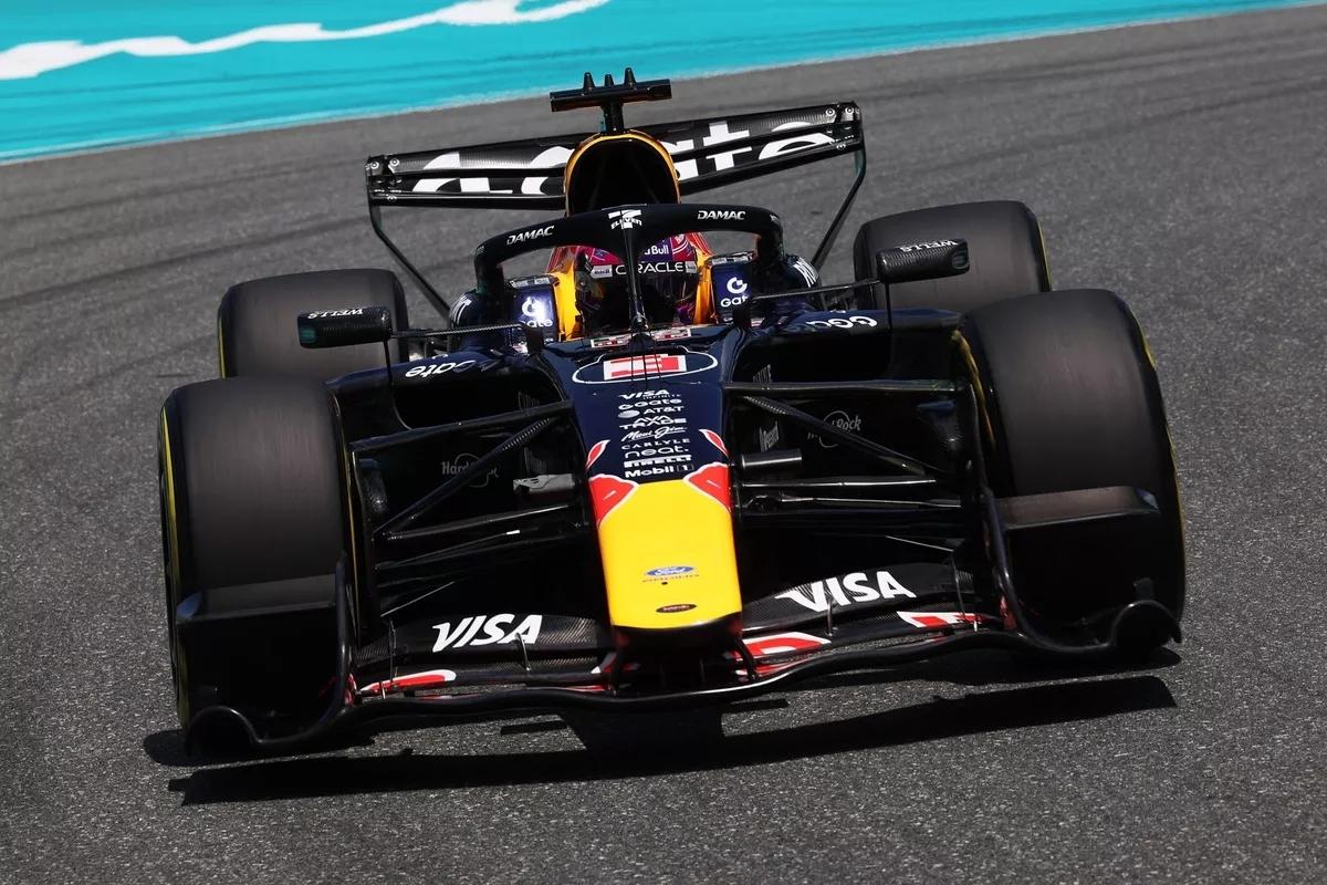 F1-匈牙利站中游车队大混战｜迈凯伦红牛性能两极分化，积分卡位全靠赛道特化升