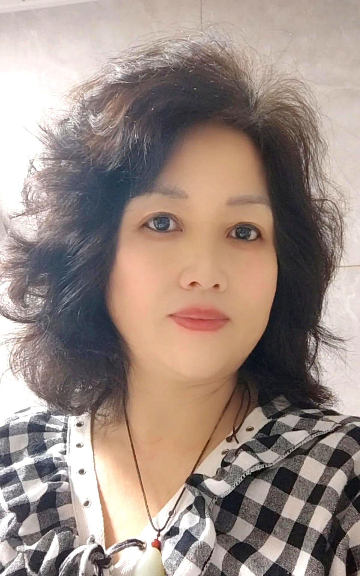 你说我咋找老伴儿？今天，我在家包酸菜馅饺子，本地的一位和我同龄的单身哥们儿，在
