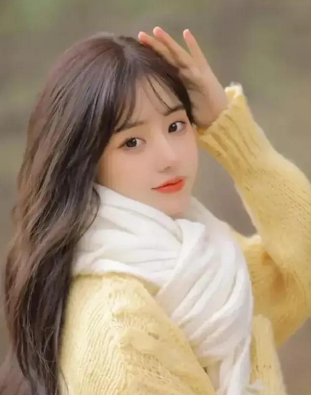 “没钱谈什么尊严？”凌晨两点，外卖骑手老赵把电动车停在桥洞下，掏出当天收入：2