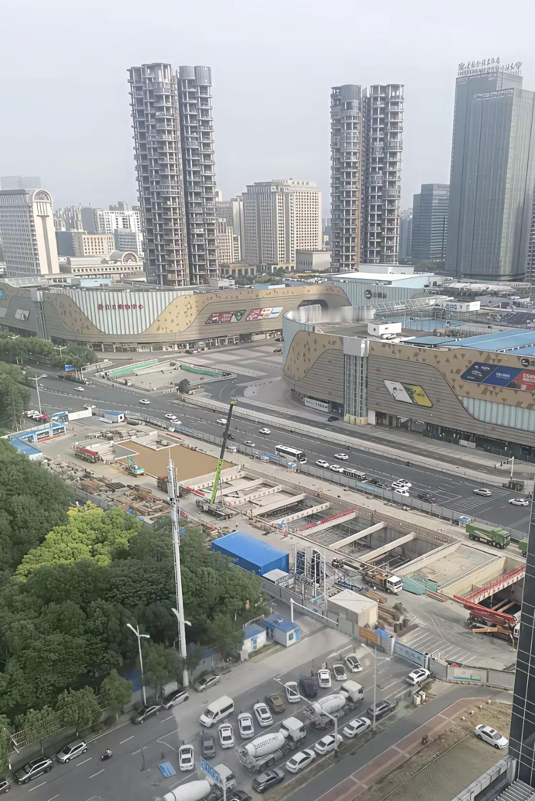 合肥7号线地铁修了挺长时间的，封路也挺长时间的。终于差不多了。​​​