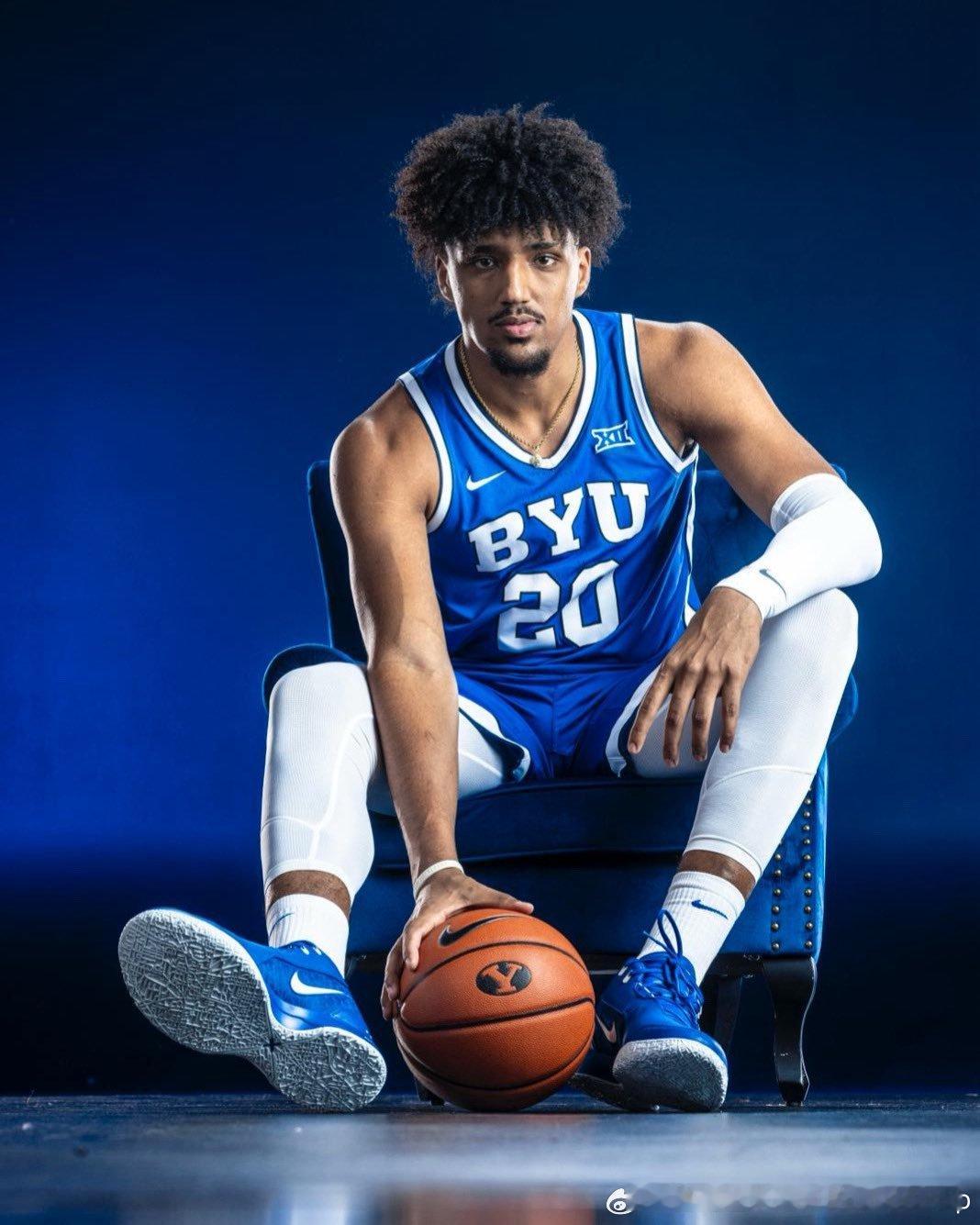 22岁，打过两年G联赛的埃及中锋AbdullahAhmed签约杨百翰大学后周一