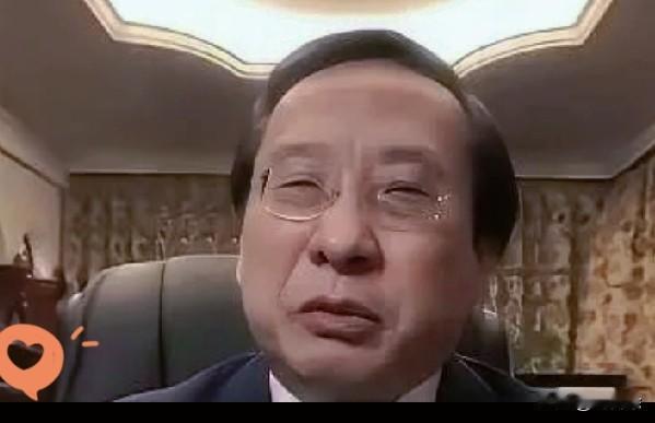 这事干得漂亮。过去总有少数人动了歪心思，把家人安置海外，自己留在国内任职，妄图