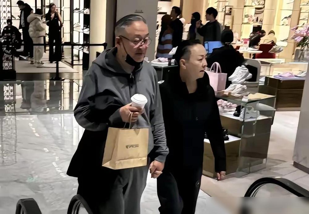 宋丹丹说和现任丈夫，从认识到结婚就28天。我老公，太帅了，而且特别有文化，有知识