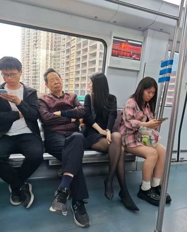 大爷：这辈子啥场面没见过