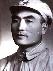 1941年，游击队长刘奎准备开会，队员王德却借口头疼去睡觉，刘奎意识到不对劲跟了