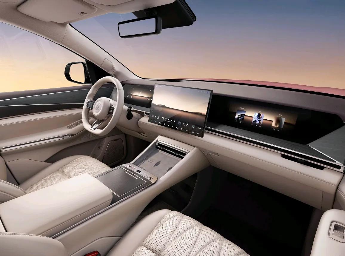 华尔街为何紧急上调？比亚迪二代刀片一出，燃油车真的慌了