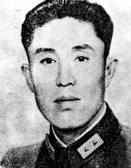 1948年深秋，沈阳城迎来解放之际，郑洞国之子匆匆赶到解放军指挥部，声称要为父亲
