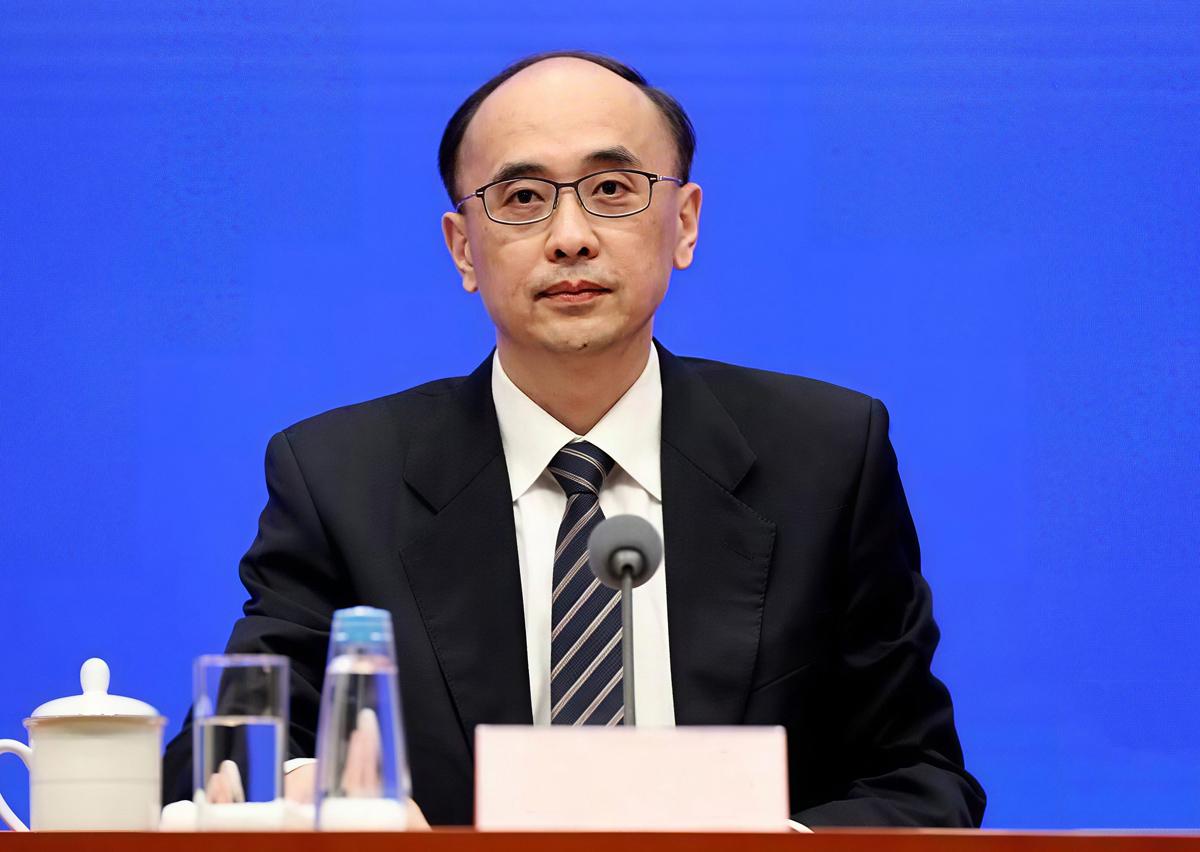 我的一个高中同学是博士学历，在北京的中国科学院科技创新发展中心工作，是平台运行处