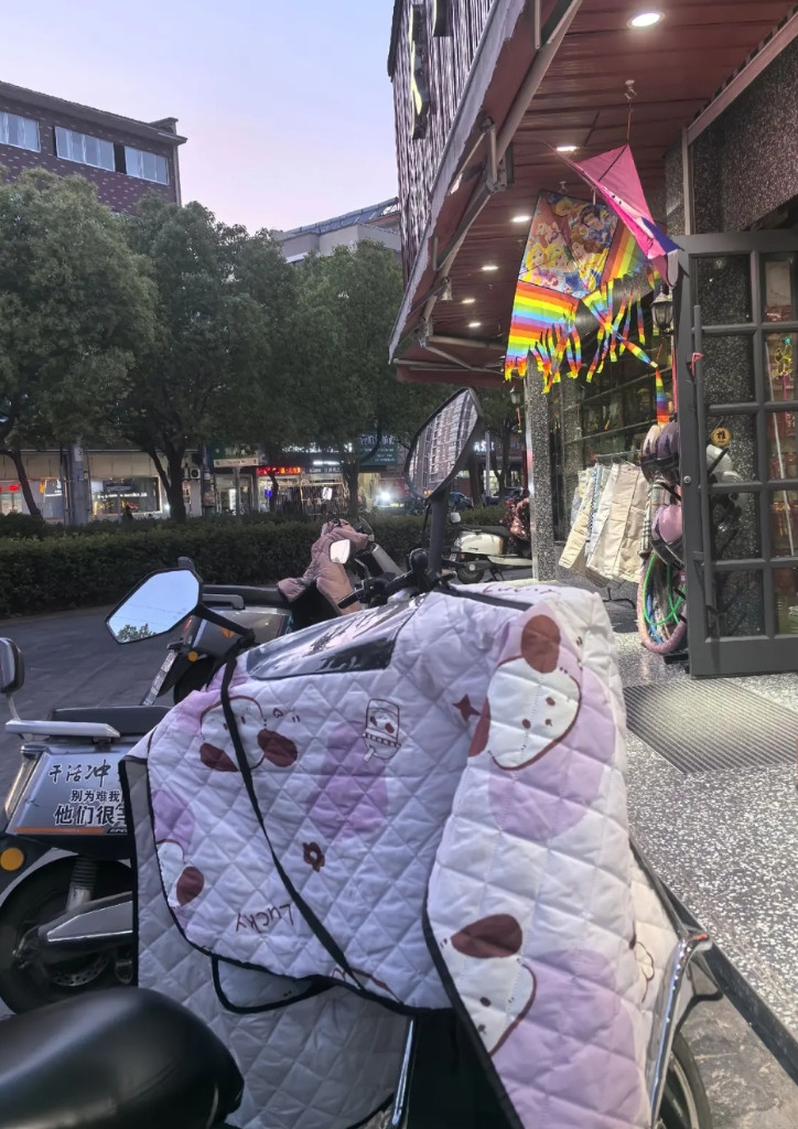 大儿媳生了，让我照顾月子，我去了三个月，又让我再看三年孩子，我直接拒绝。我和
