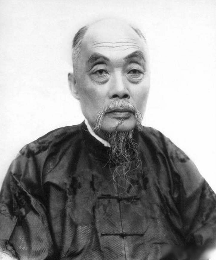1897年，为了延续张家香火，张謇在原配妻子的安排下，纳了一房小妾，可小妾迟迟不