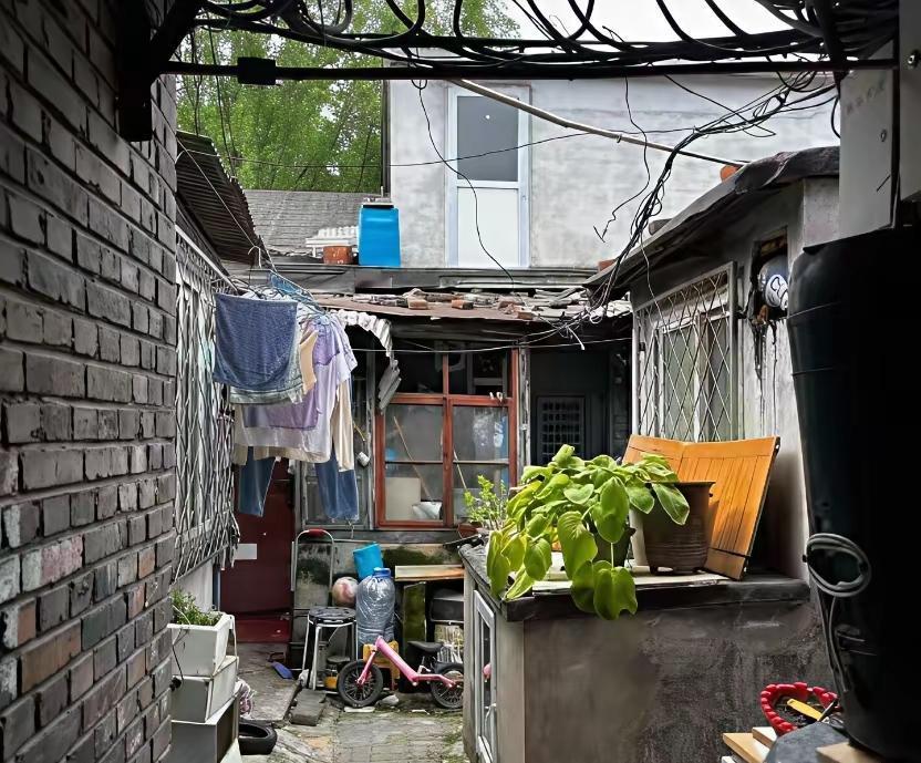 一觉睡醒，在没在北京买房的都沉默了。为啥，不是房价太贵，也不是房租太高。而是