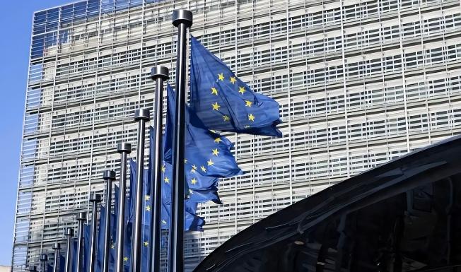 500次袭击逼退美军！伊拉克双管齐下收复主权，北约仓皇撤离见证时代变局大家好