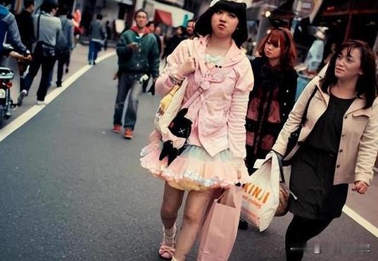 我感觉今日的日本，很有可能就是20年后的中国！日本的现状确实有很多地方值得中国警