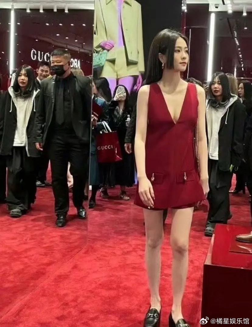 田曦薇和白鹿其实是一个问题都不太适合时尚感强的