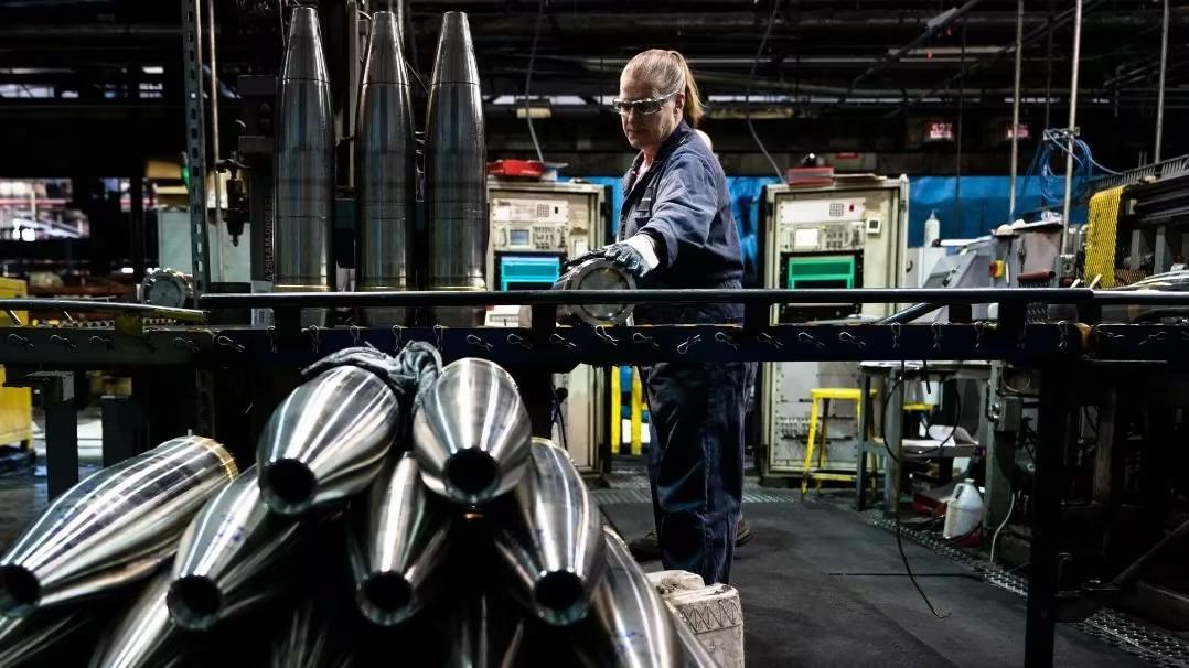 美军武器急需补充库存之际，中方果断宣布稀土涨价，这下白宫傻眼了！4月10日晚