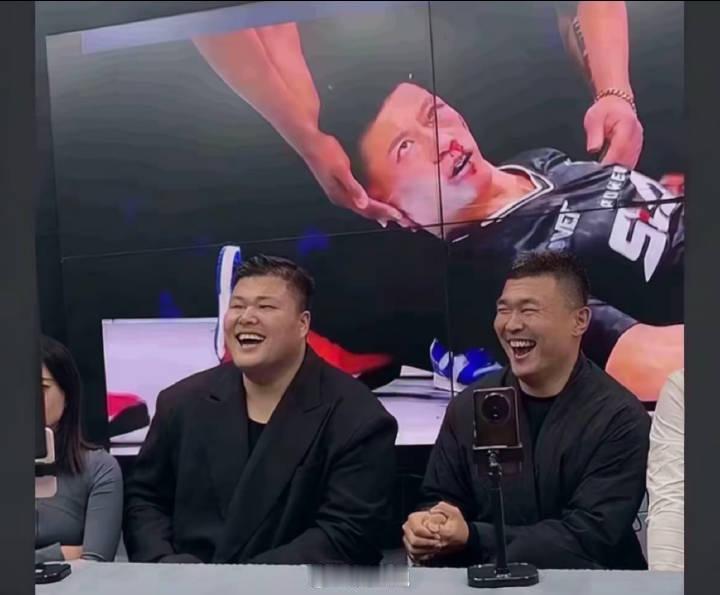 打脸来得太快，中国通背拳传人赵鸿刚台下又是劈砖头、又是砸扳手，上台一秒钟就被一耳