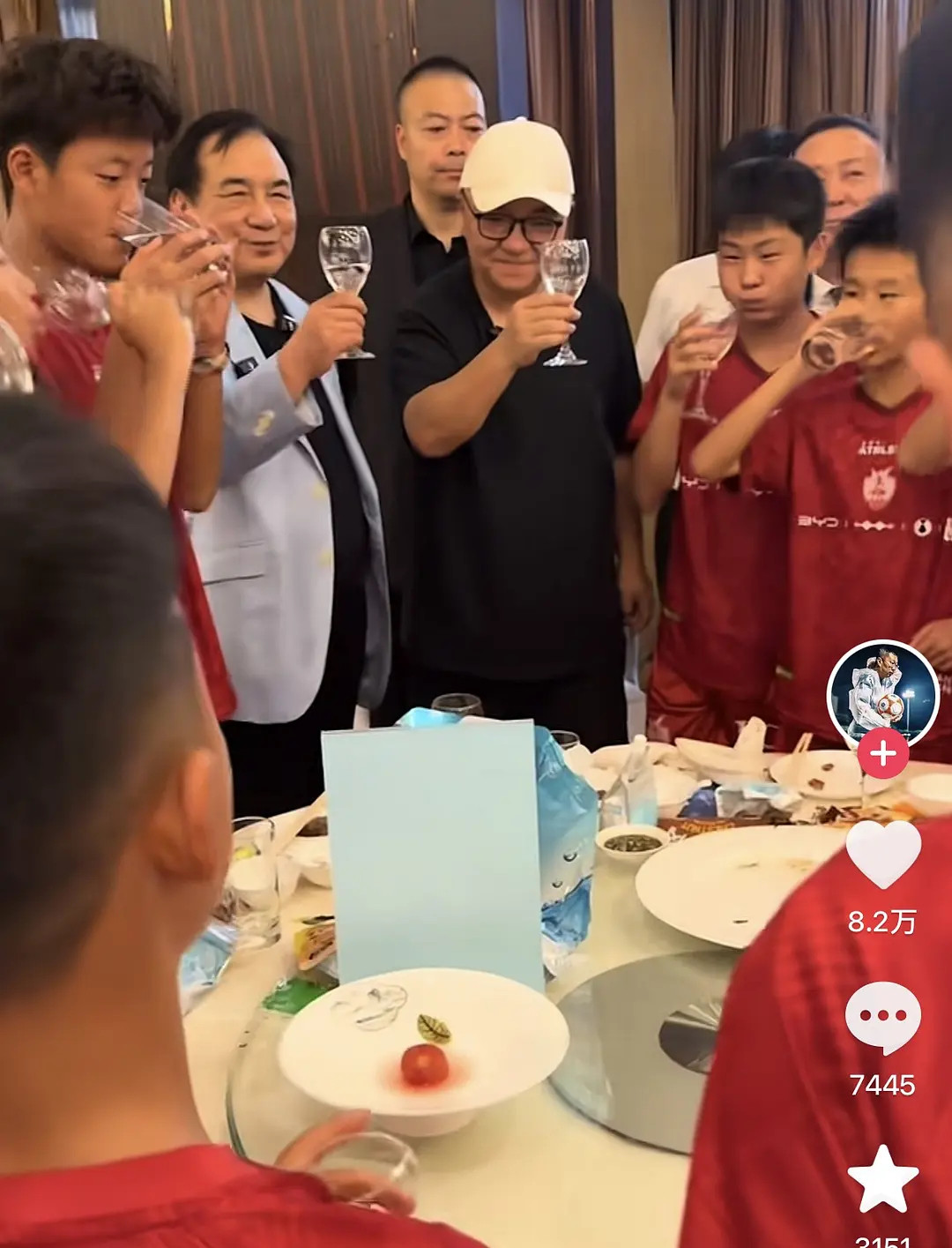 酒桌文化是不是有点太早了啊