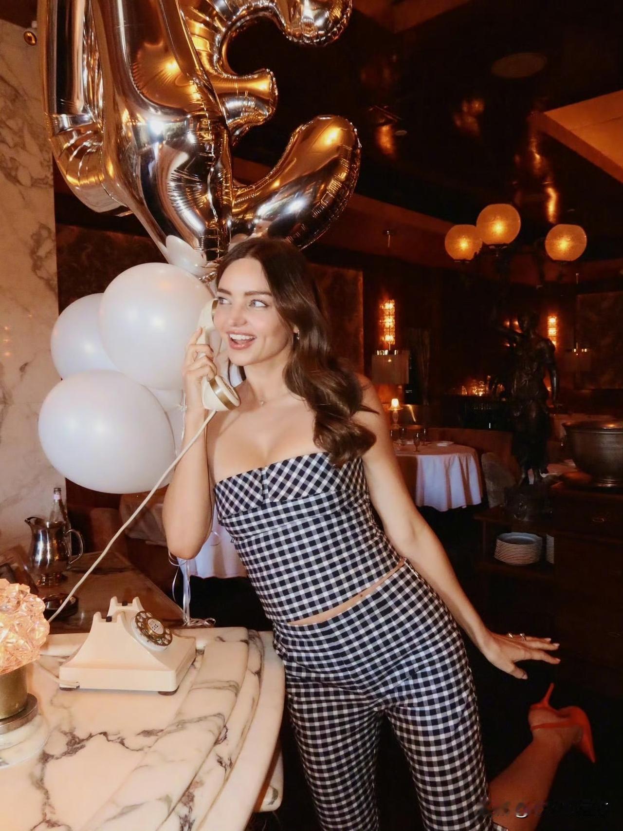 一直很喜欢她感觉她两段婚姻都很幸福米兰达·可儿（MirandaKerr）