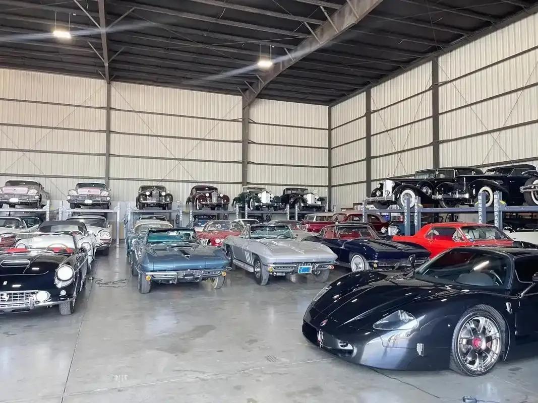 你以为那些顶级豪门子弟斥巨资塞满车库限量版跑车、收藏绝版腕表，真的只是为了吸引异