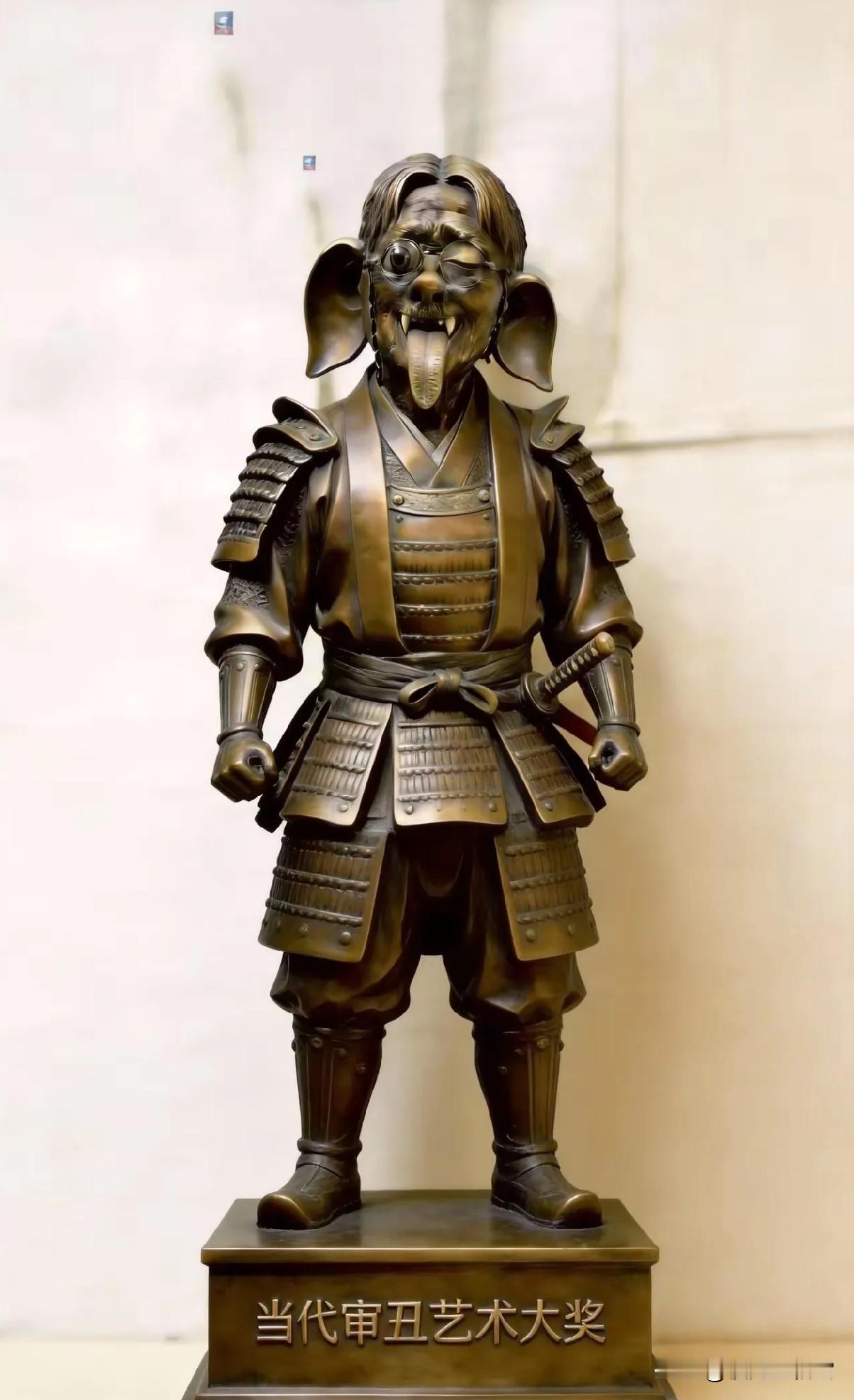 最近两天，做了两个田世信教授的所谓雕像。开始完全是出于气愤，因为他亵渎了孔子，同