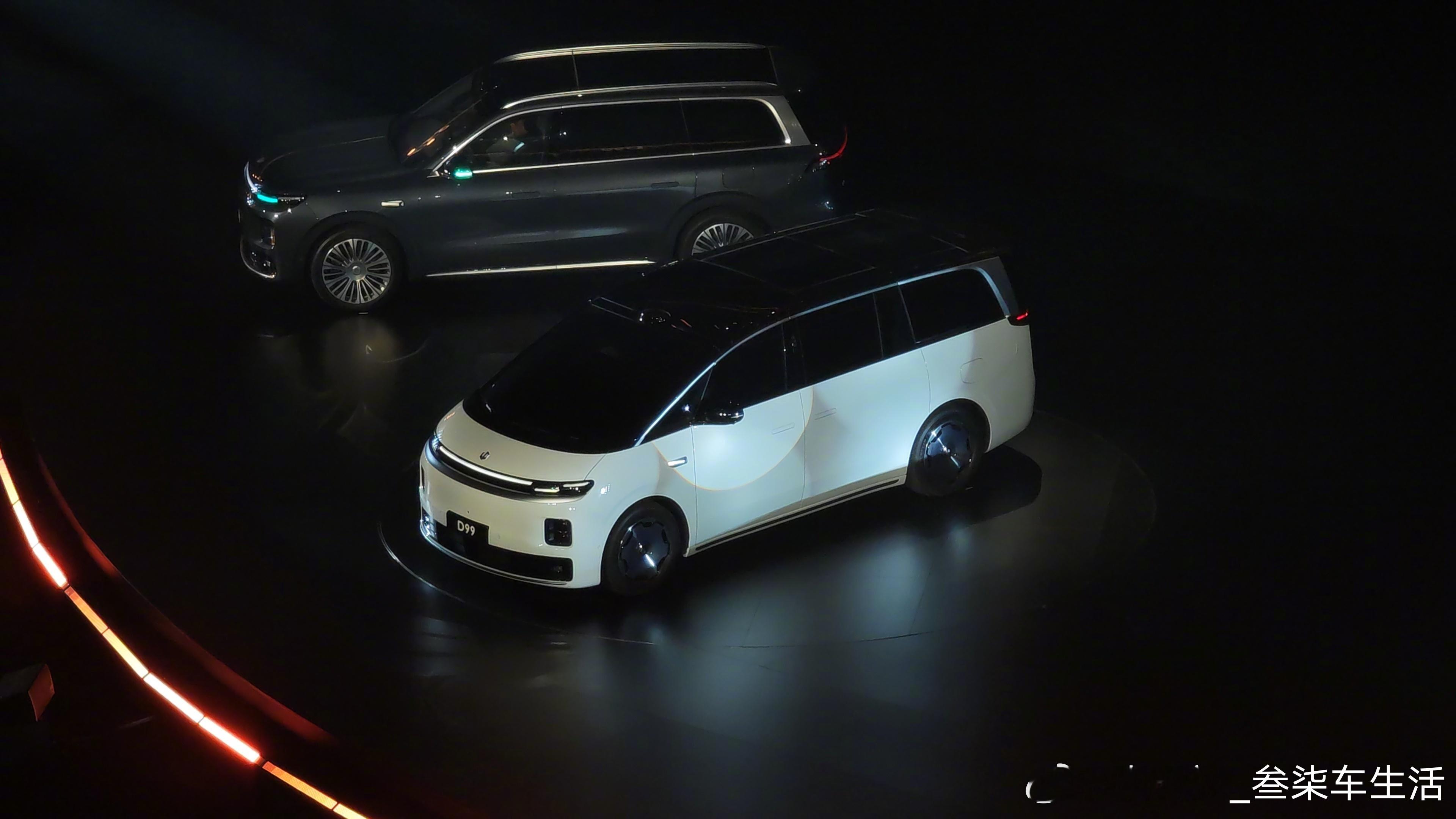 零跑9系豪华双旗舰同台首秀零跑D19和零跑D99，会成为2026年爆款吗？我们拭